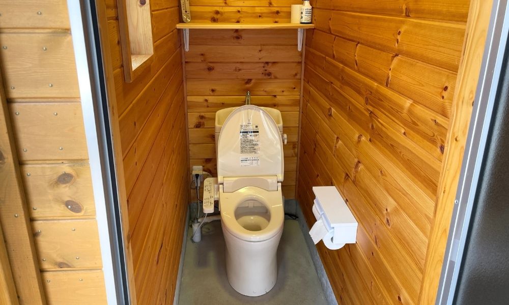 浅間大滝キャンプ場 トイレの内観 ウォッシュレットあり