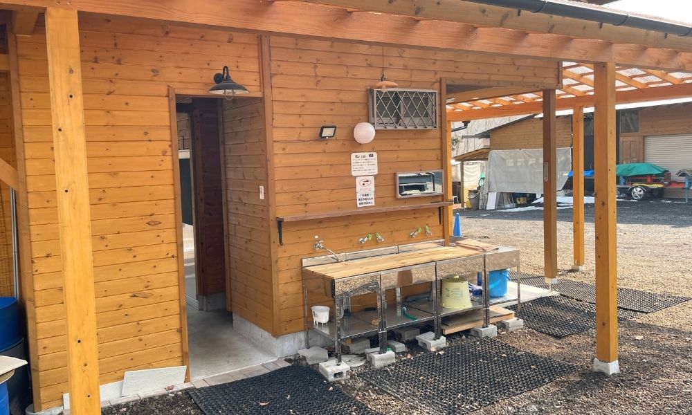浅間大滝キャンプ場 炊事場の外観