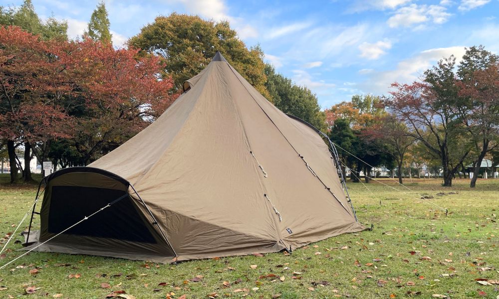 グリーンパーク山東 フリーサイトに設営したテント(後ろから)