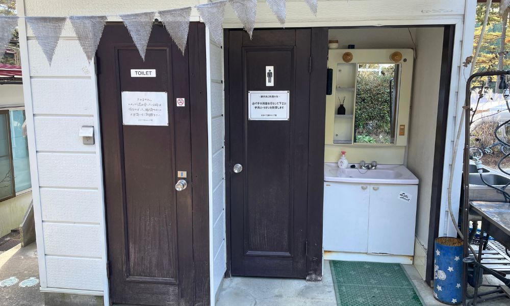 おおぐて湖キャンプ場 水洗トイレの外観