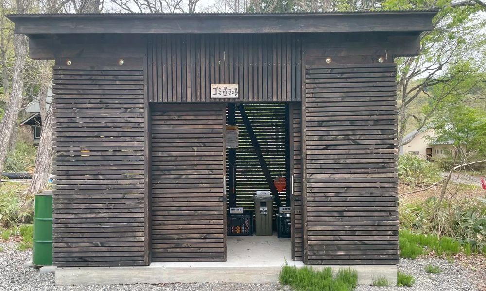 山のハコ-camp studio- ゴミ置き場の外観