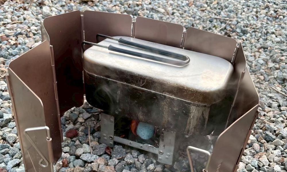 山のハコ-camp studio- メスティンで炊飯中の様子